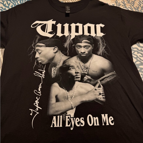 T-Shirt - Picture 2 of 5